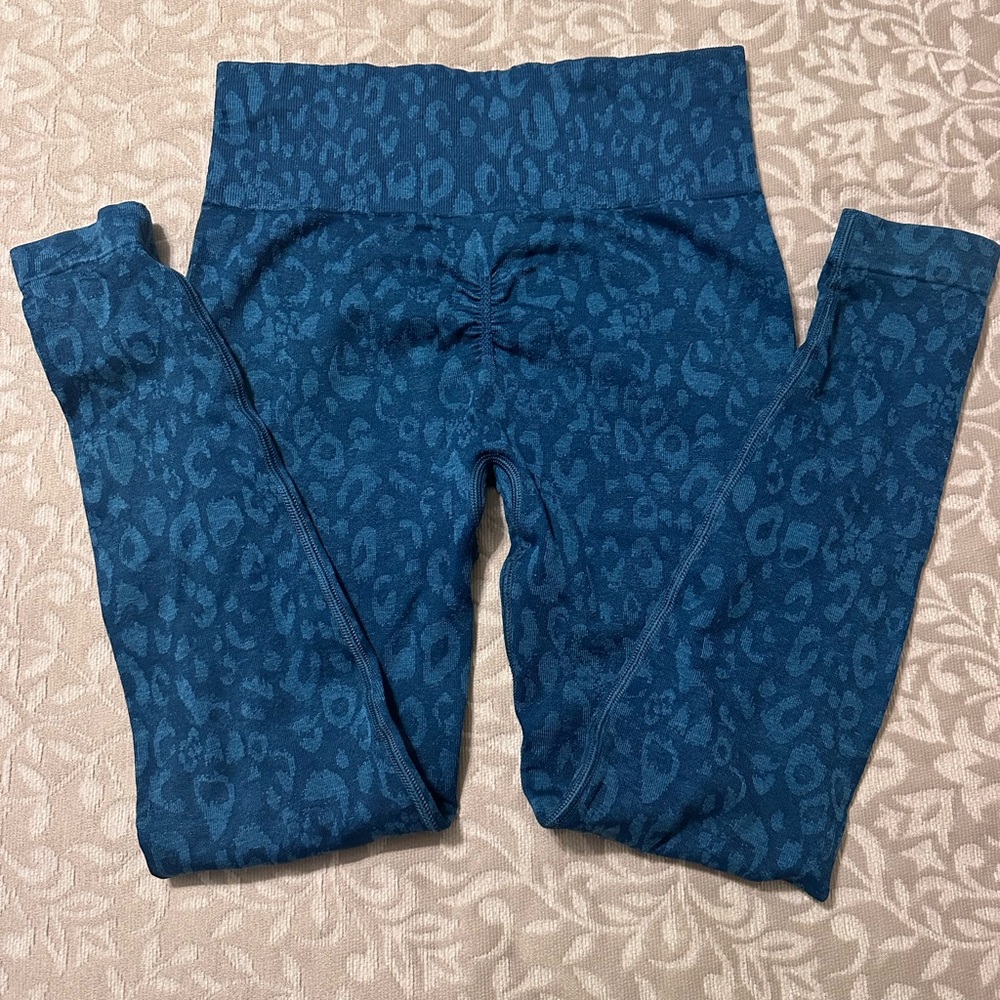 Adapt Cheetah Gymshark leggings - Picture 3 of 3
